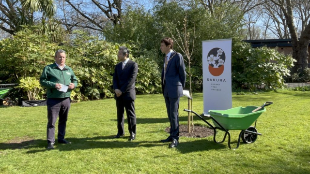 Ambassador Hiroshi SUZUKI, Councillor Robert Rigby, Mayor of Westminster, Mr Matthew Gould, Chief Executive Officer, ZSL