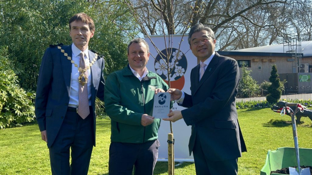 Ambassador Hiroshi SUZUKI, Councillor Robert Rigby, Mayor of Westminster and Mr Matthew Gould, Chief Executive Officer, ZSL