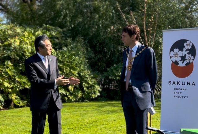 Ambassador Hiroshi SUZUKI, Councillor Robert Rigby, Mayor of Westminster