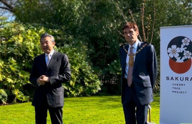 Ambassador Hiroshi SUZUKI and Councillor Robert Rigby, Mayor of Westminster
